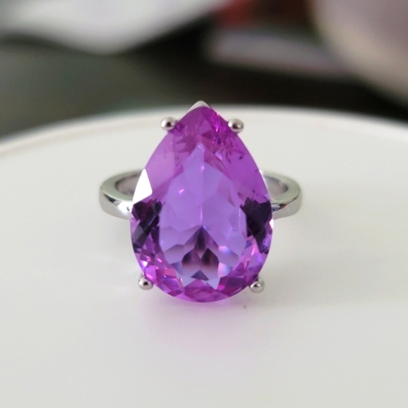 Naturally Color Changing Alexandrite Ring - Picture 4 of 12